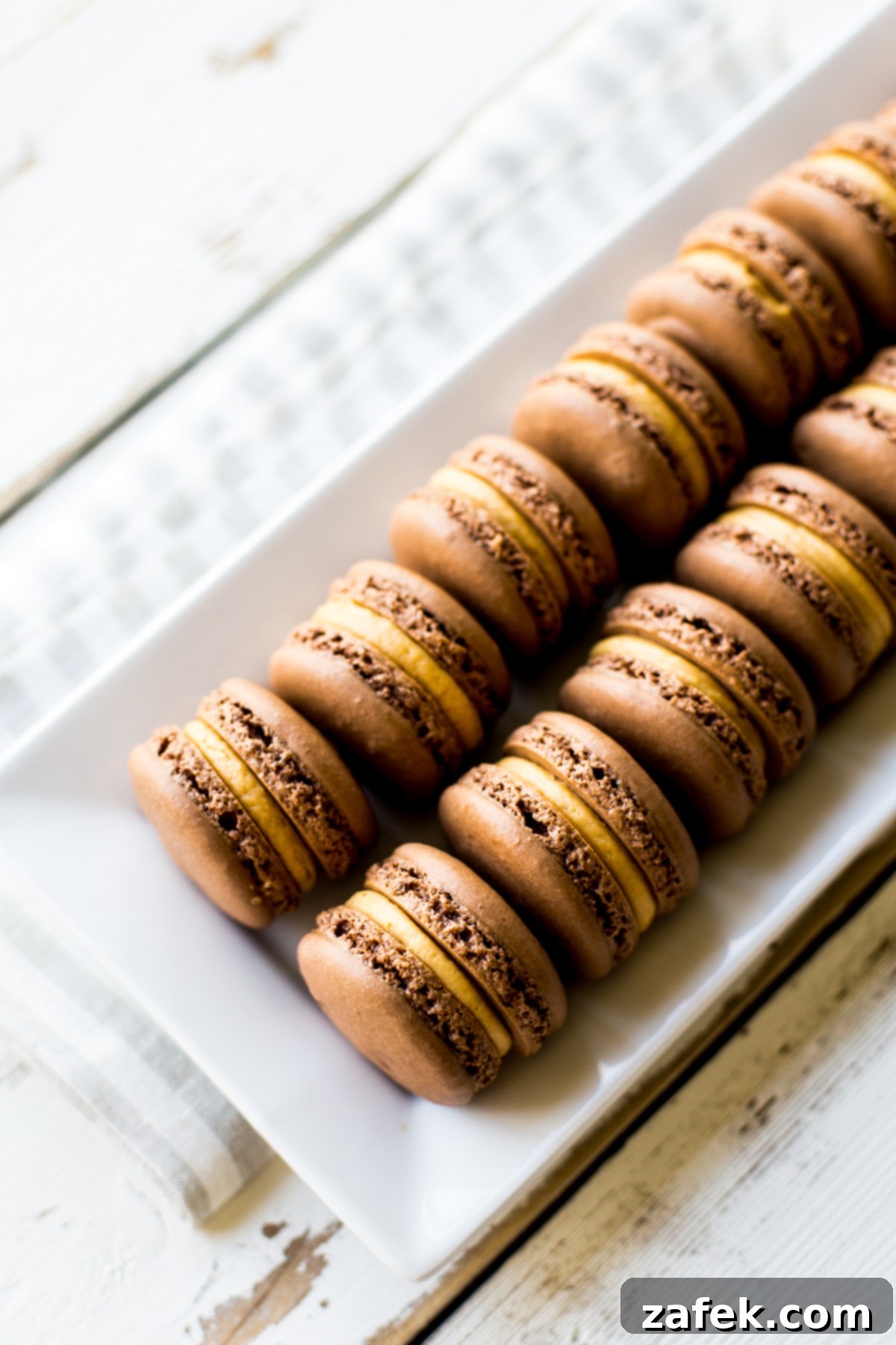 Irresistible Chocolate Peanut Butter Macarons 1 featured 20893