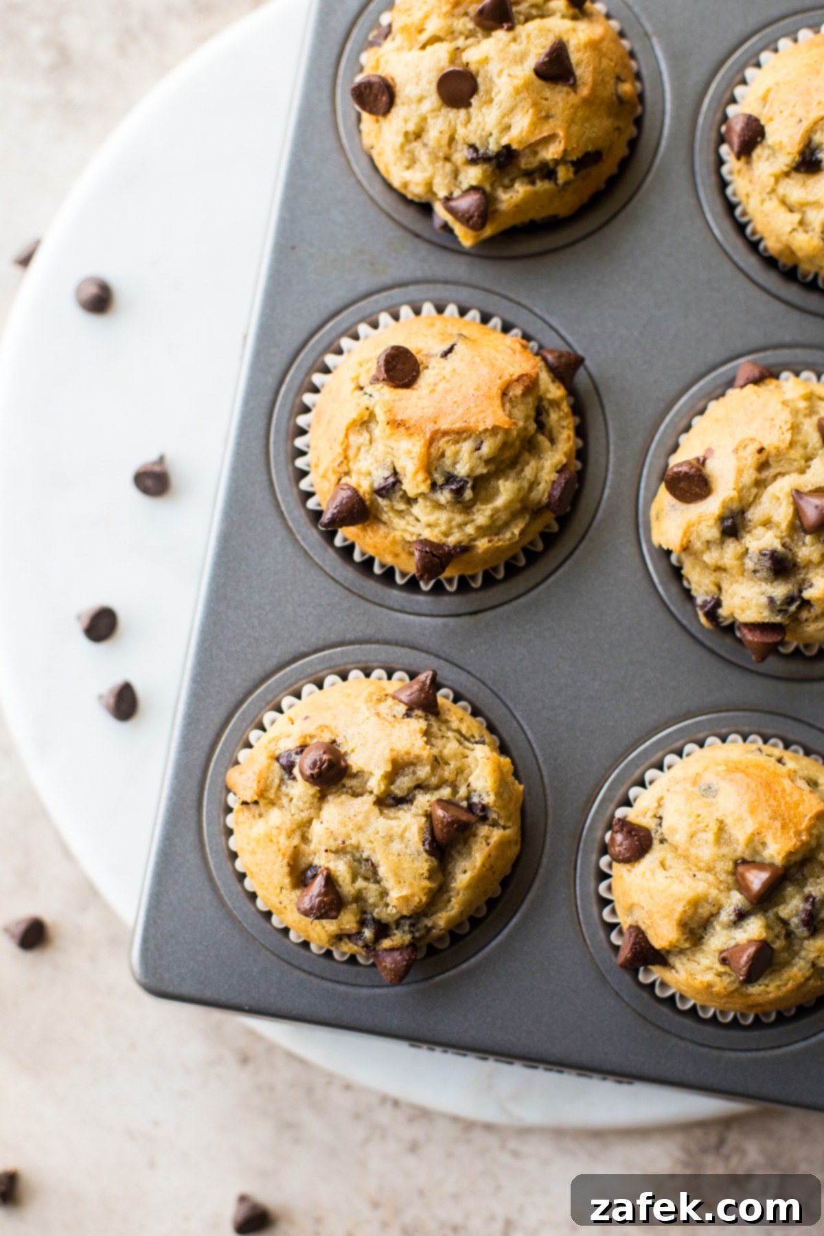 Effortless Chocolate Chip Muffins 1 featured 33958